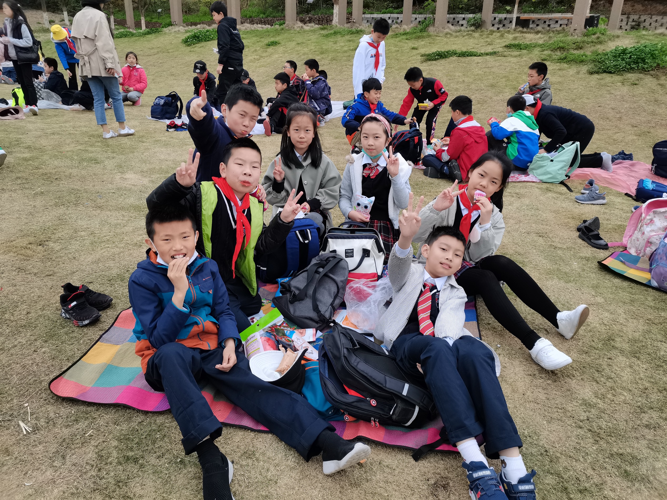 b7d51bad-03a4-4c27-9a25-3f5c350ac1d7.jpg